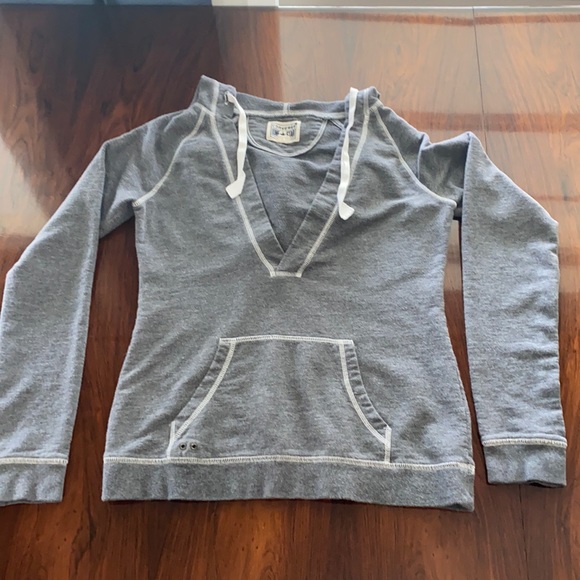 Converse  V-Neck Hoodie - Picture 2 of 7